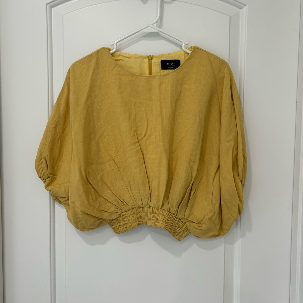 NWOT - Vici Yellow Crop Oversized Short Sleeve Blouse